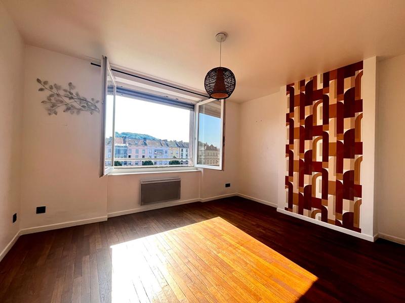 Appartement - 97 m² - 4 pièces