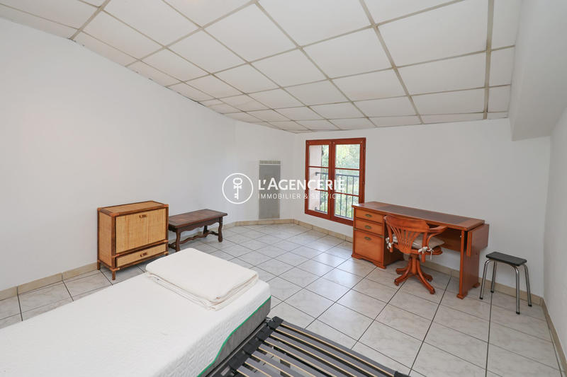 Appartement - 91 m² - 2 pièces