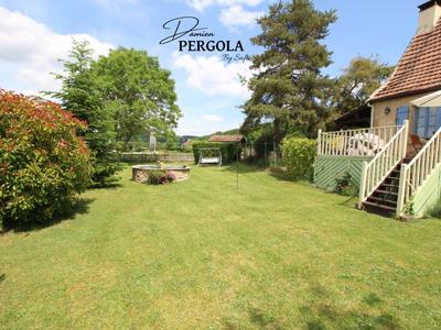 Maison - 237 m² - 11 pièces