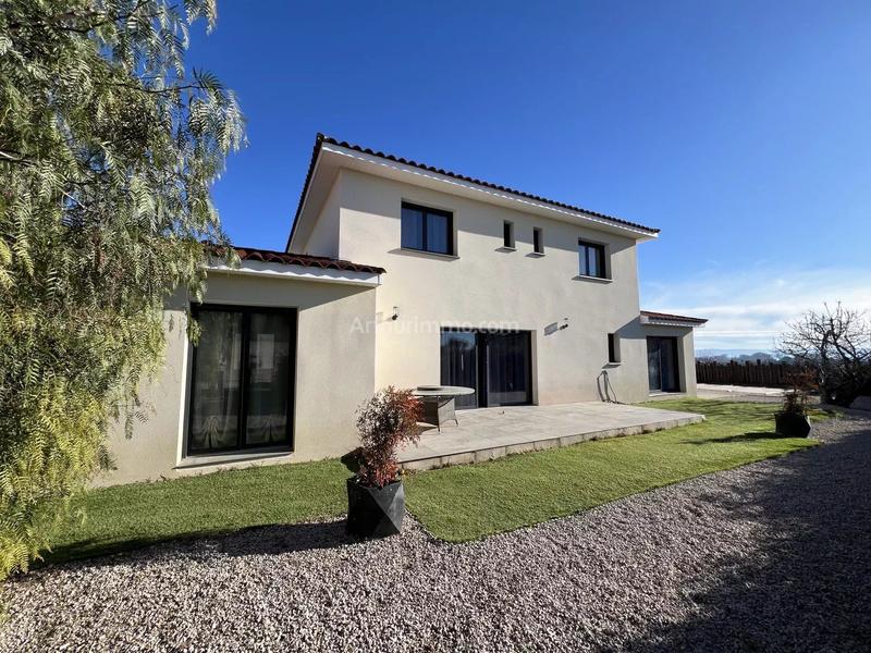 Maison - 213 m² - 7 pièces