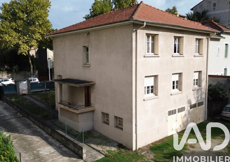 Maison - 99 m² - 5 pièces