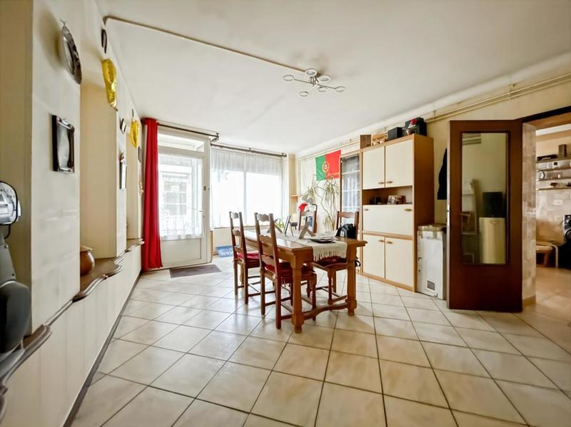 Maison - 121 m² - 7 pièces