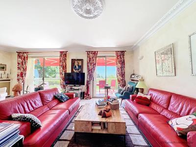 Appartement - 110 m² - 5 pièces