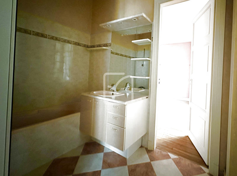 Appartement - 110 m² - 5 pièces