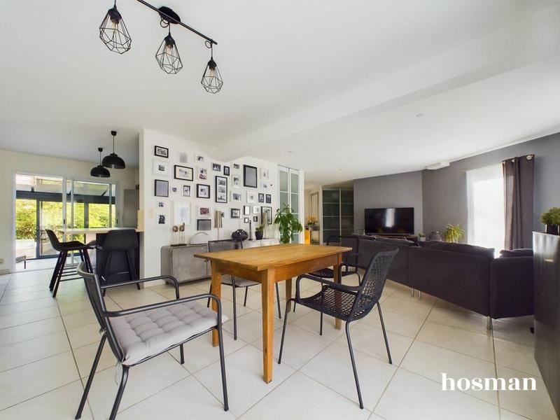 Maison - 204 m² - 8 pièces