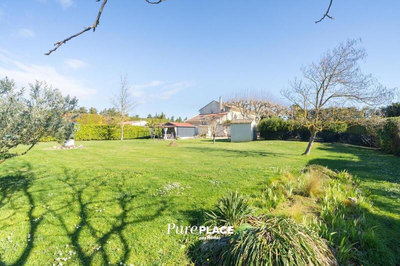 Propriété - 195 m² - 7 pièces