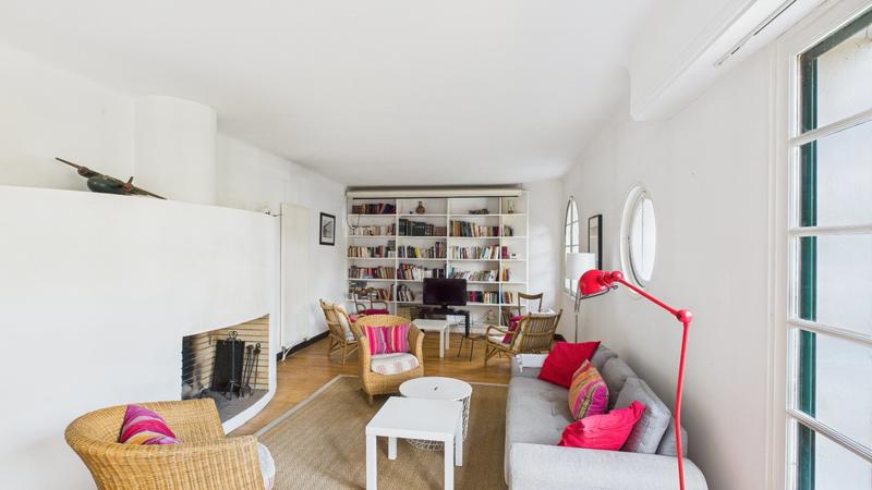 Maison - 285 m² - 8 pièces