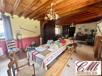 Maison traditionnelle - 212 m² - 6 pièces