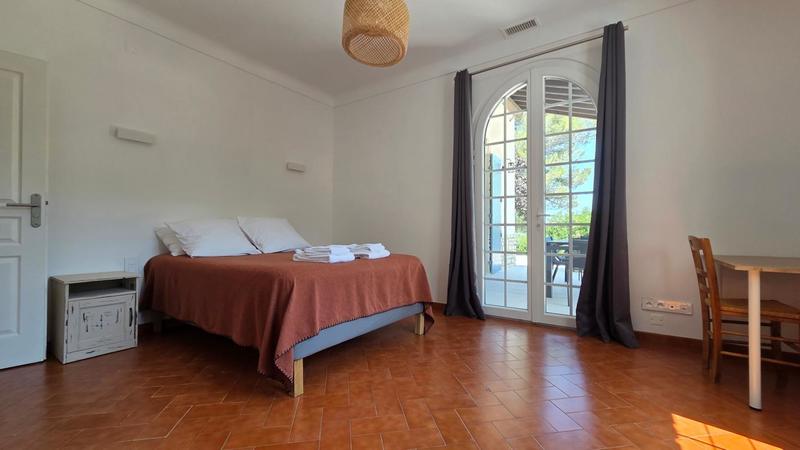 Maison - 408 m² - 5 pièces