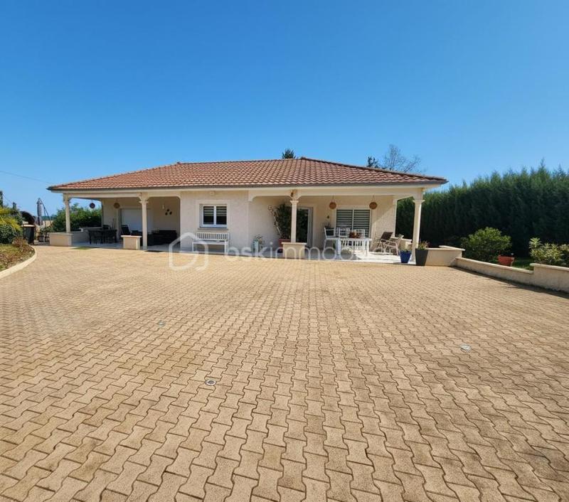 Maison - 140 m² - 5 pièces