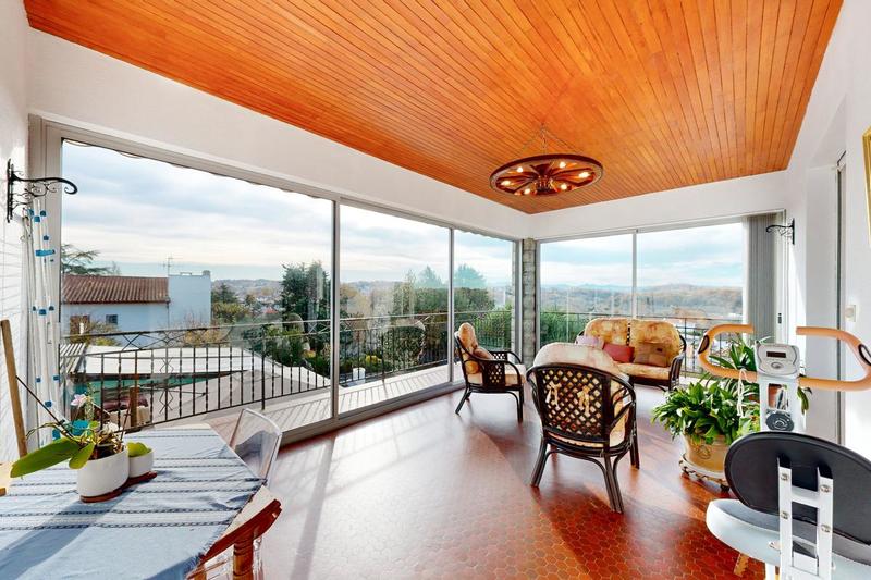 Maison - 377 m² - 12 pièces