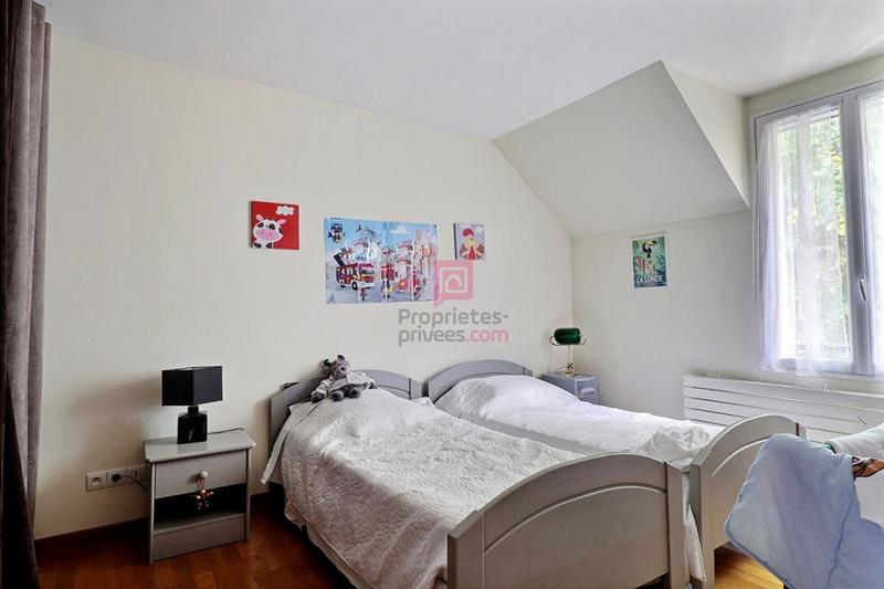 Maison - 250 m² - 10 pièces