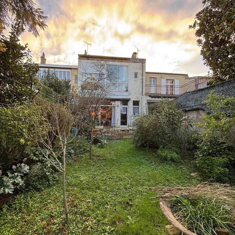 Maison - 203 m² - 8 pièces