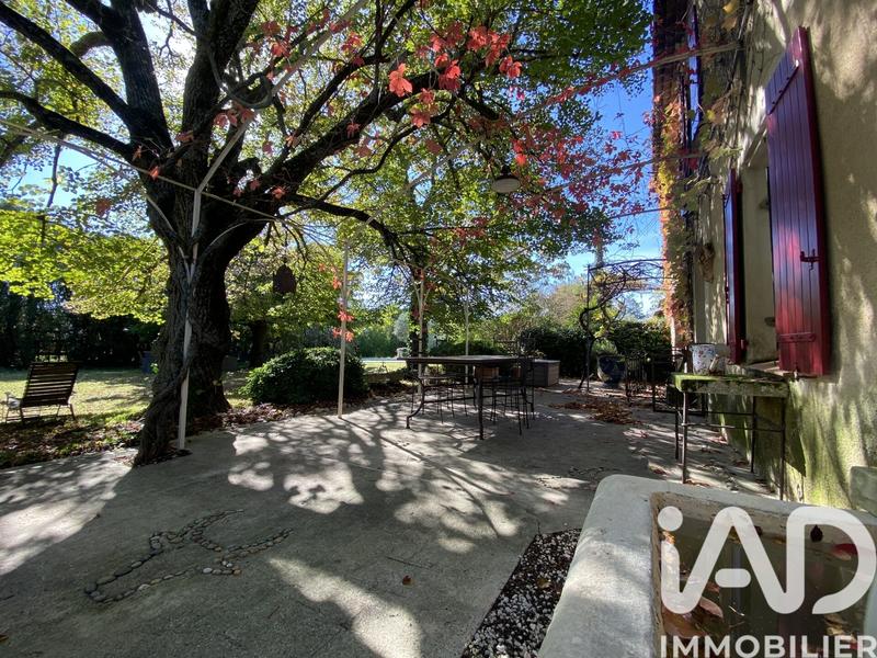 Maison - 250 m² - 9 pièces