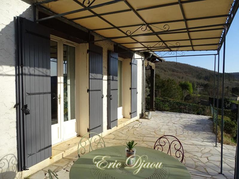 Maison - 236 m² - 10 pièces