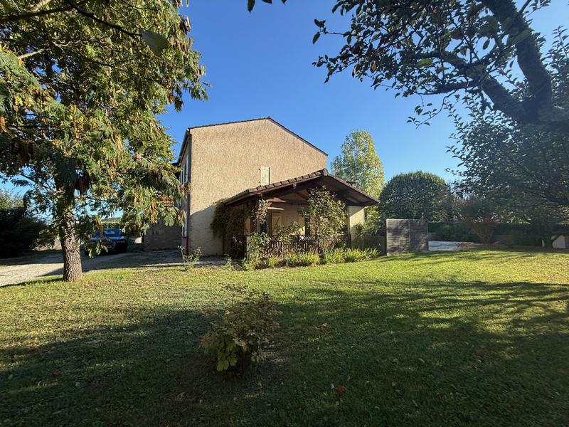 Maison - 160 m² - 8 pièces