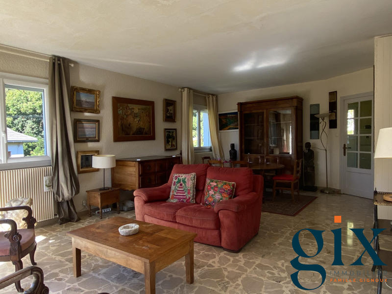 Maison - 162 m² - 9 pièces