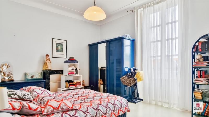 Demeure - 320 m² - 12 pièces