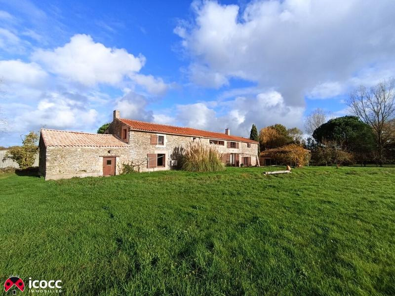 Maison - 477 m² - 21 pièces