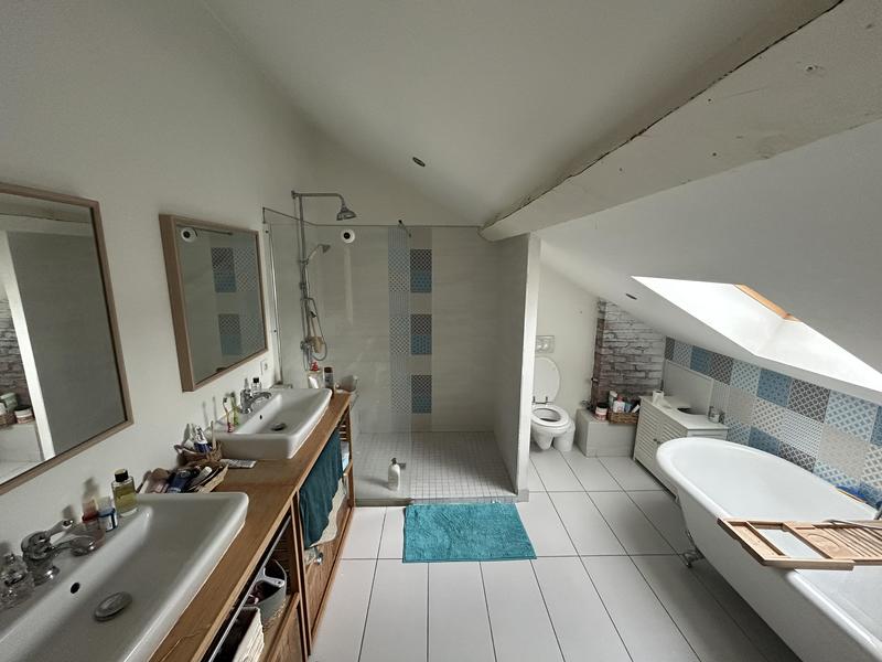 Appartement - 95 m² - 5 pièces