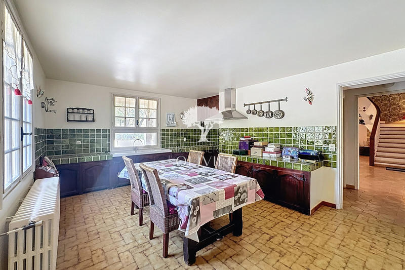 Villa - 266 m² - 9 pièces