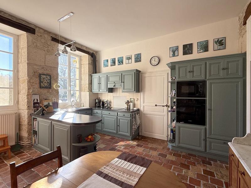 Maison - 238 m² - 7 pièces