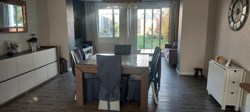 Maison - 93 m² - 6 pièces