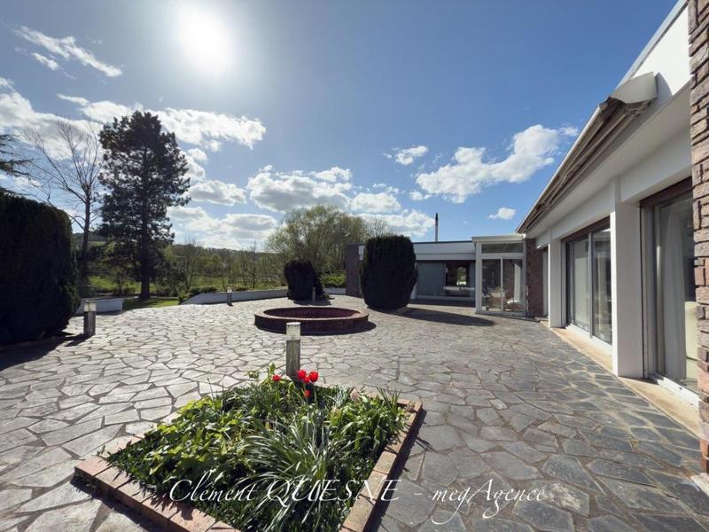 Maison - 246 m² - 7 pièces