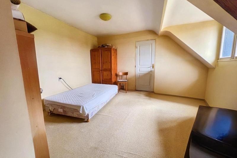 Maison - 280 m² - 10 pièces