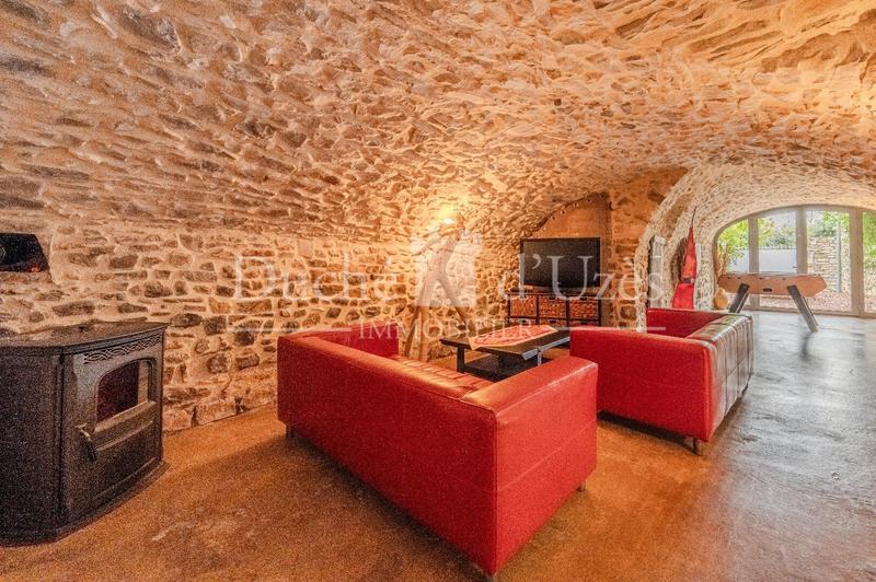 Maison - 280 m² - 12 pièces