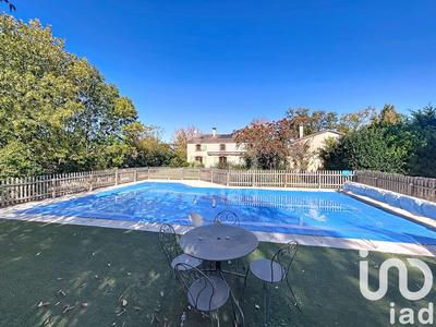 Maison - 206 m² - 9 pièces