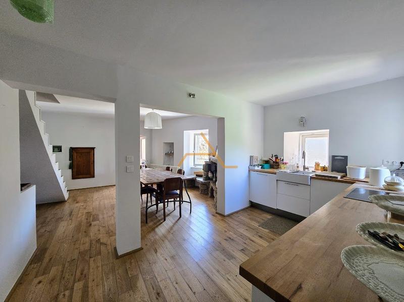 Maison de village - 151 m² - 6 pièces