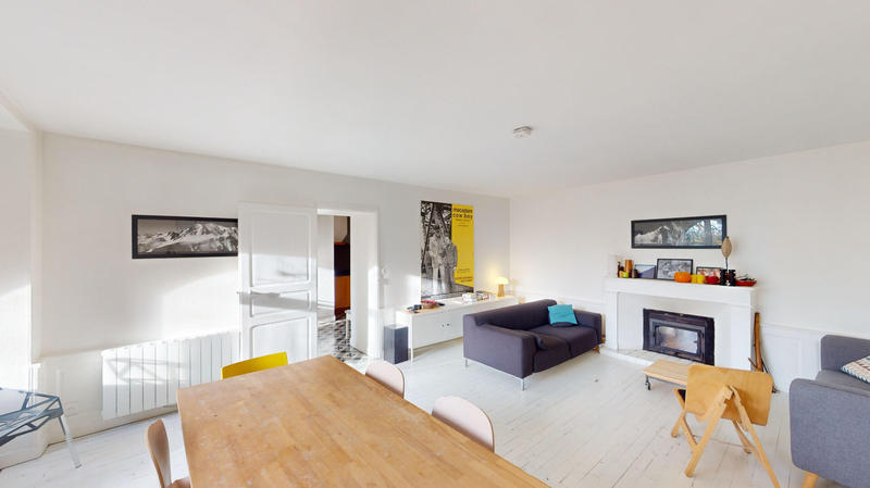 Maison - 250 m² - 7 pièces