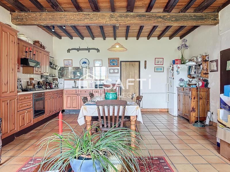 Maison - 225 m² - 6 pièces