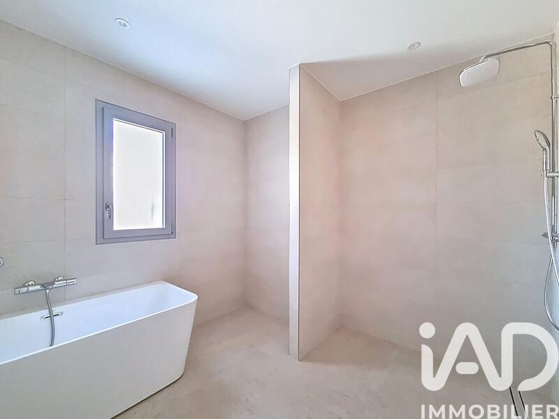 Maison - 137 m² - 5 pièces