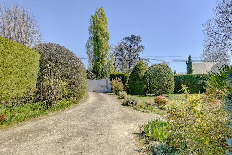 Maison - 214 m² - 7 pièces