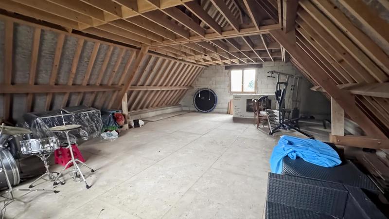 Maison - 240 m² - 6 pièces