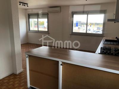 Bureau - 111 m² - 4 pièces