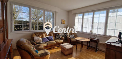 Maison - 303 m² - 7 pièces