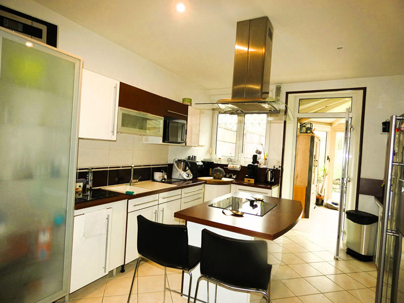 Maison - 203 m² - 7 pièces