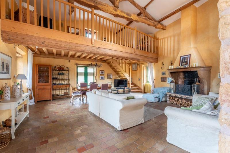 Maison - 212 m² - 5 pièces