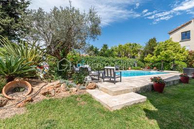 Maison - 259 m² - 9 pièces