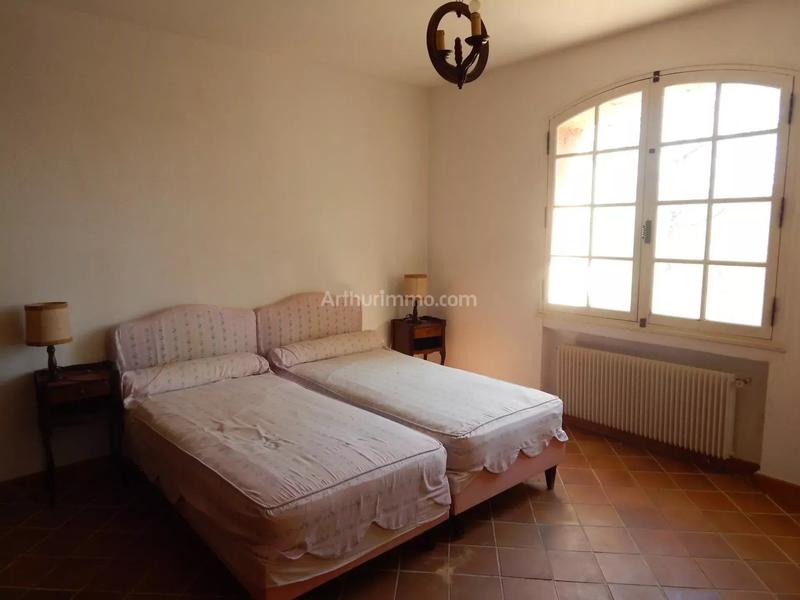 Maison - 225 m² - 7 pièces