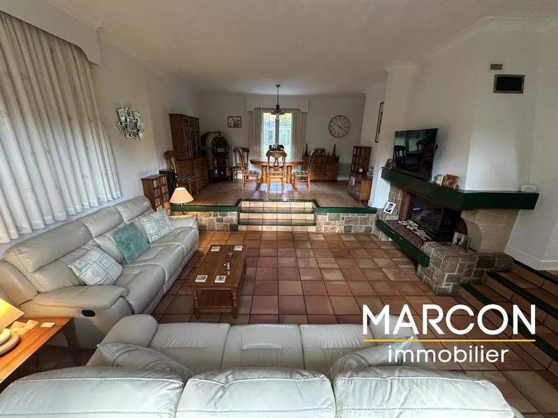 Propriété - 174 m² - 11 pièces