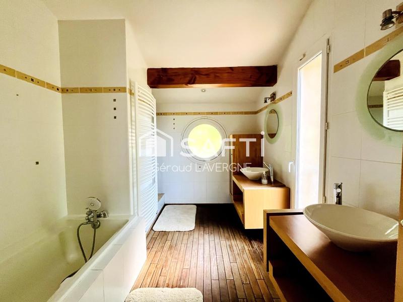 Maison - 265 m² - 7 pièces