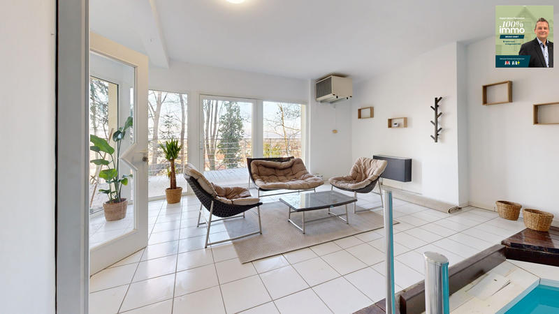 Maison - 390 m² - 12 pièces