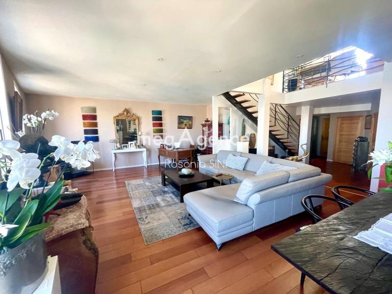 Appartement - 172 m² - 7 pièces