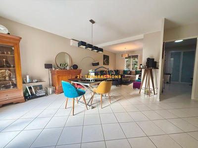 Maison - 98 m² - 5 pièces