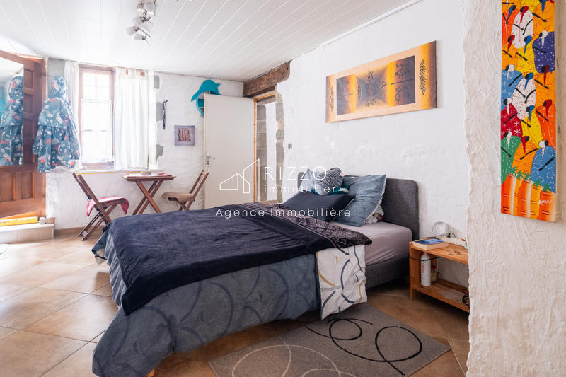 Maison - 260 m² - 9 pièces