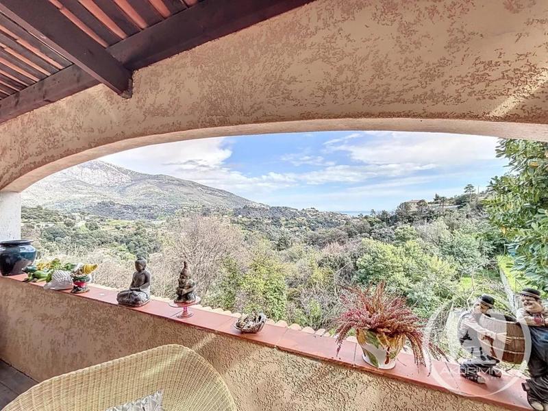 Villa - 300 m² - 8 pièces